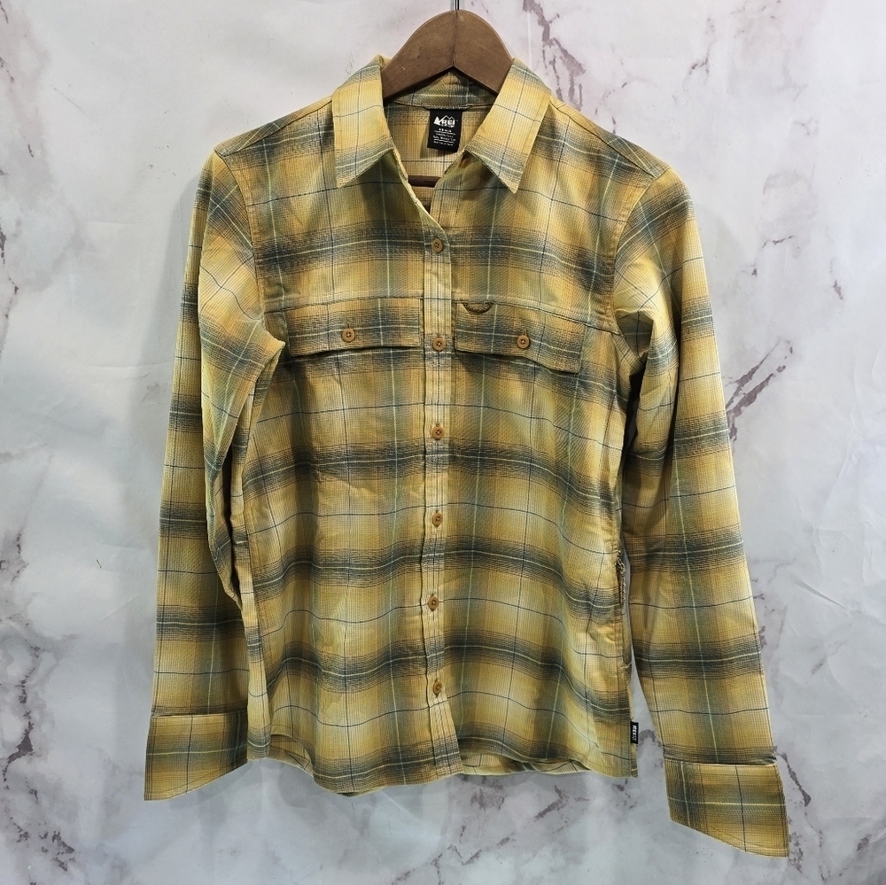 REI Co Op Shirt Womens XS Yellow Plaid Long Sleeve Button Up Tech Zip Pocket